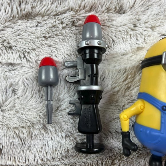 [Despicable Me 2] Minion Dave Action Figure With Rocket Launcher Toy - Picture 4 of 5